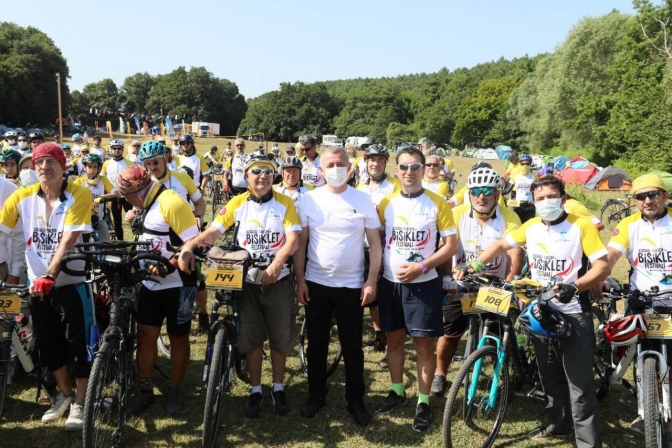 Başkan Büyükakın, Kandıra'da bisikletçilerle birlikte pedal çevirdi