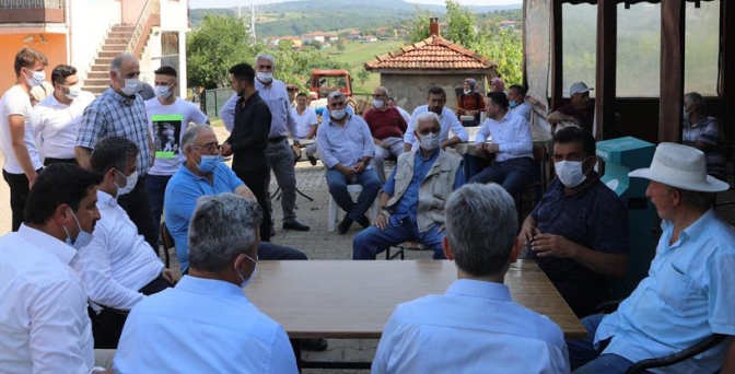 “Bir tarafta yerli füze, insansız gemi, aşı; diğer tarafta 10 başkanlı kreş açılışı”