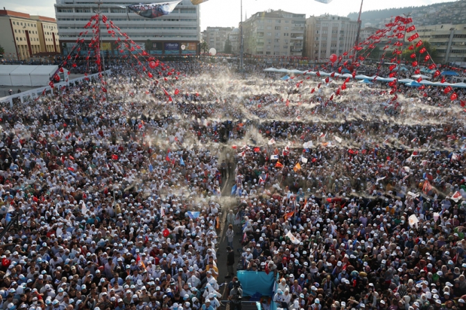 Büyükakın; “Sadece ve sadece şunu söylüyorum Allah sizden razı olsun”