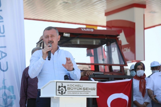 Büyükşehir’den Kandıralı çiftçilere 2 milyon litre akaryakıt desteği