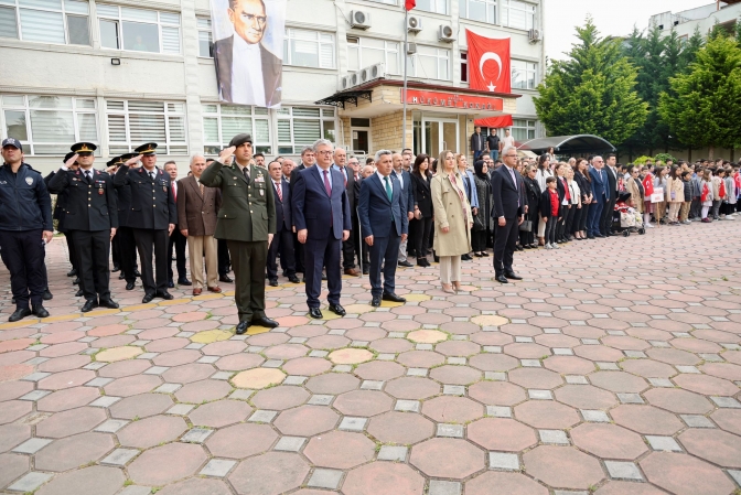 Kandıra’da 23 Nisan coşkuyla kutlandı