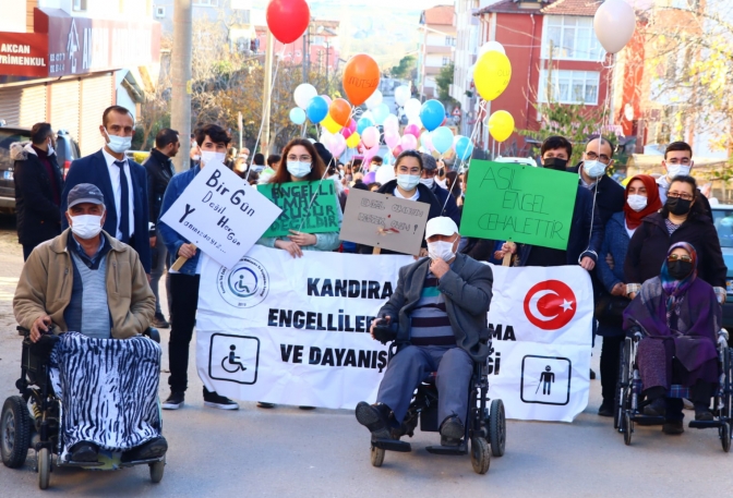 Kandıra'da 3 Aralık Engelliler Günü yürüyüşü
