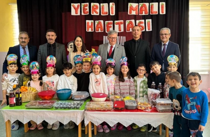 Kandıra'da yerli malı haftasında minik öğrencilere yerli ve milli sürprizi