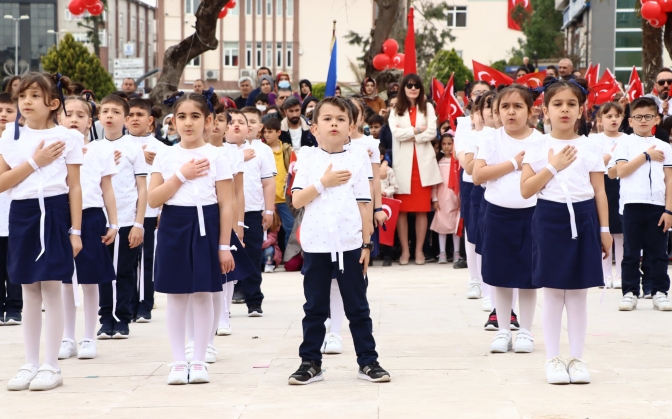 Kandıra’da 23 Nisan coşkuyla kutlandı