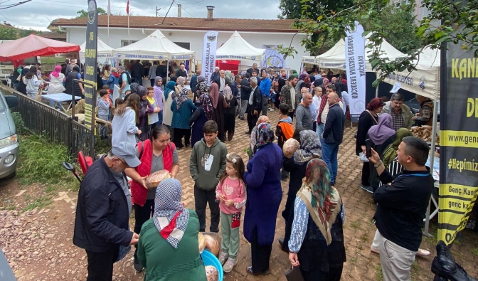 Kandıralılardan Çilek Festivali'ne Büyük İlgi...