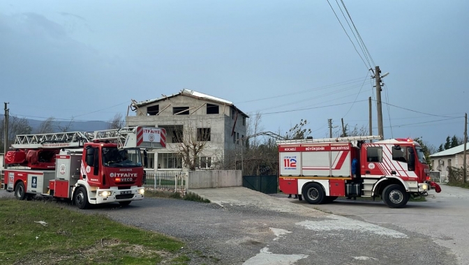 Kocaeli'de 'fırtına' bilançosu: 2 kişi öldü, 96 çatı uçtu, 11 tekne battı