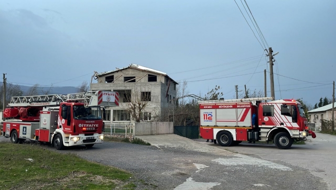 Kocaelide fırtına bilançosu: 2 kişi öldü, 96 çatı uçtu, 11 tekne battı