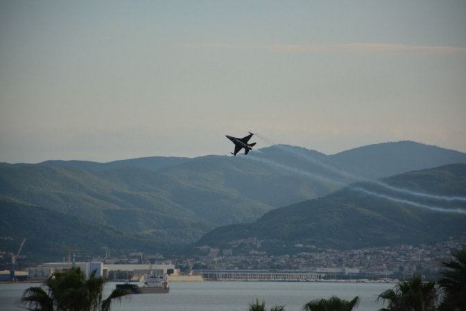 SOLOTÜRK’ten İzmitte nefes kesen gösteri