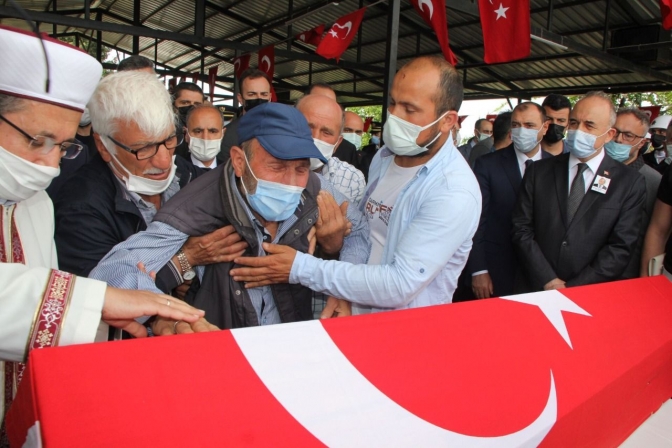 Şehit polis memuru Kandıra’da son yolculuğuna uğurlandı