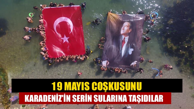 19 Mayıs coşkusunu Karadenizin serin sularına taşıdılar