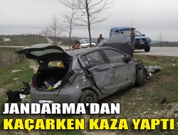 Jandarmadan kaçarken kaza yaptı