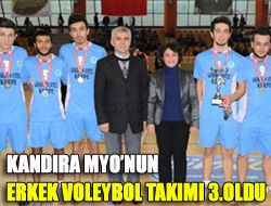 Kandıra MYOnun erkek voleybol takımı 3.oldu