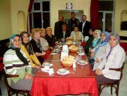 Okul Müdürü Birdane'den aile birliğine yemek