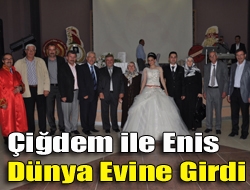 Çiğdem ile Enis dünya evine girdi