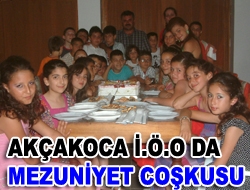 Akçakoca İ.Ö.O'da mezuniyet coşkusu