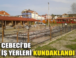 Cebecide iş yerleri kundaklandı