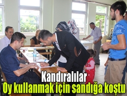 Kandıralılar oy kullanmak için sandığa koştu