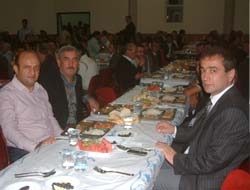 Belediyesi ve AKP'nin Ortaklaşa İftar Yemeği Verdi