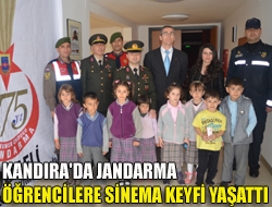 Kandıra'da Jandarma öğrencilere sinema keyfi yaşattı