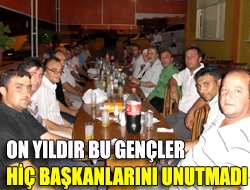 On yıldır bu gençler hiç başkanlarını unutmadı