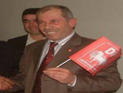 AKP'den istifa eden Manav, DP'ye geçti