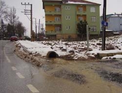 Belediye bir kişiyi selden kurtarırken, bin kişiyi mağdur etti