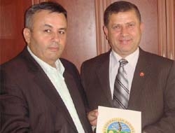 Şenol'dan Kandıralılara Derneğine Ziyaret