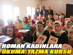 Roman kadınlara okuma-yazma kursu