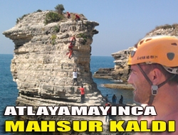 Atlayamayınca mahsur kaldı