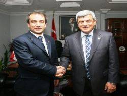 Başkan Karaosmanoğlu'dan Kan'a ziyaret