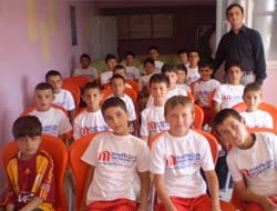 Mefkure Dershanesi Kandıra Spor a Baklava İkram Etti