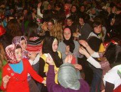 AKP'den Kadınlara özel eğlence