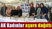 AK Kadınlar aşure dağıttı