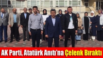 AK Parti, Atatürk Anıtı’na Çelenk Bıraktı