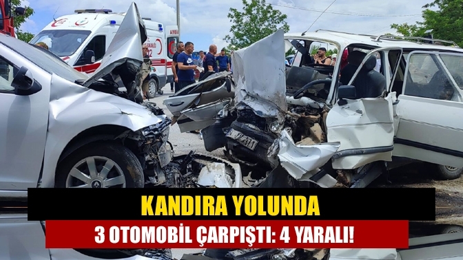 Kandıra yolunda 3 otomobil çarpıştı: 4 yaralı!