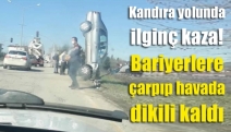 Kandıra yolunda ilginç kaza! Bariyerlere çarpıp havada dikili kaldı